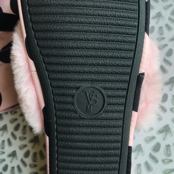 Victoria Secrets pink slippers - Picture 3 of 4
